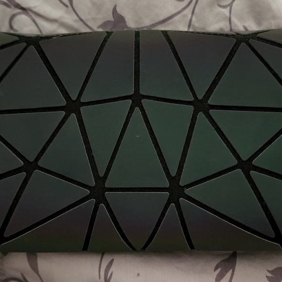 ★JUST REDUCED★ Holographic color change luxshe wallet - Picture 4 of 4